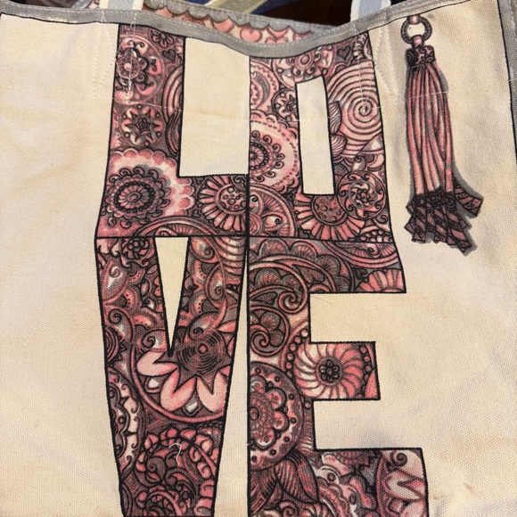 Tom Clancy for Brighton Canvas Pink and Cream Canvas Heart Tote - Picture 4 of 12